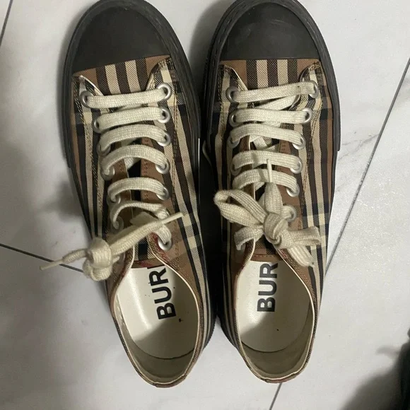 Burberry Plaid Sneakers - Black and Brown size 39 - Picture 12 of 12